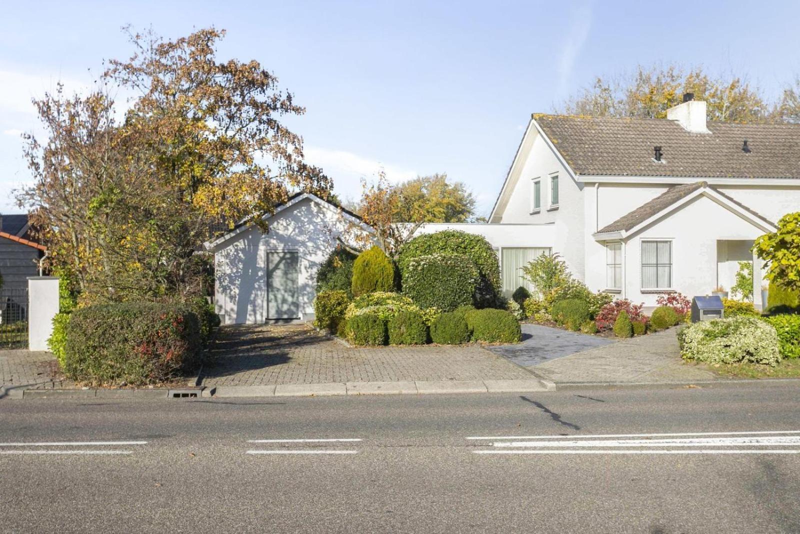 Holiday Home Beach Bubbles - Near The Beach With Big Garden - Not For Companies Ouddorp Exteriör bild